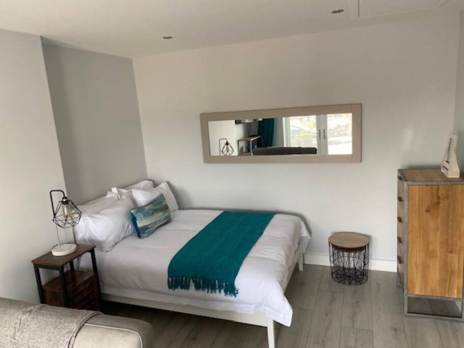 Luxury Mumbles View Studio Apartment سوانسي المظهر الخارجي الصورة